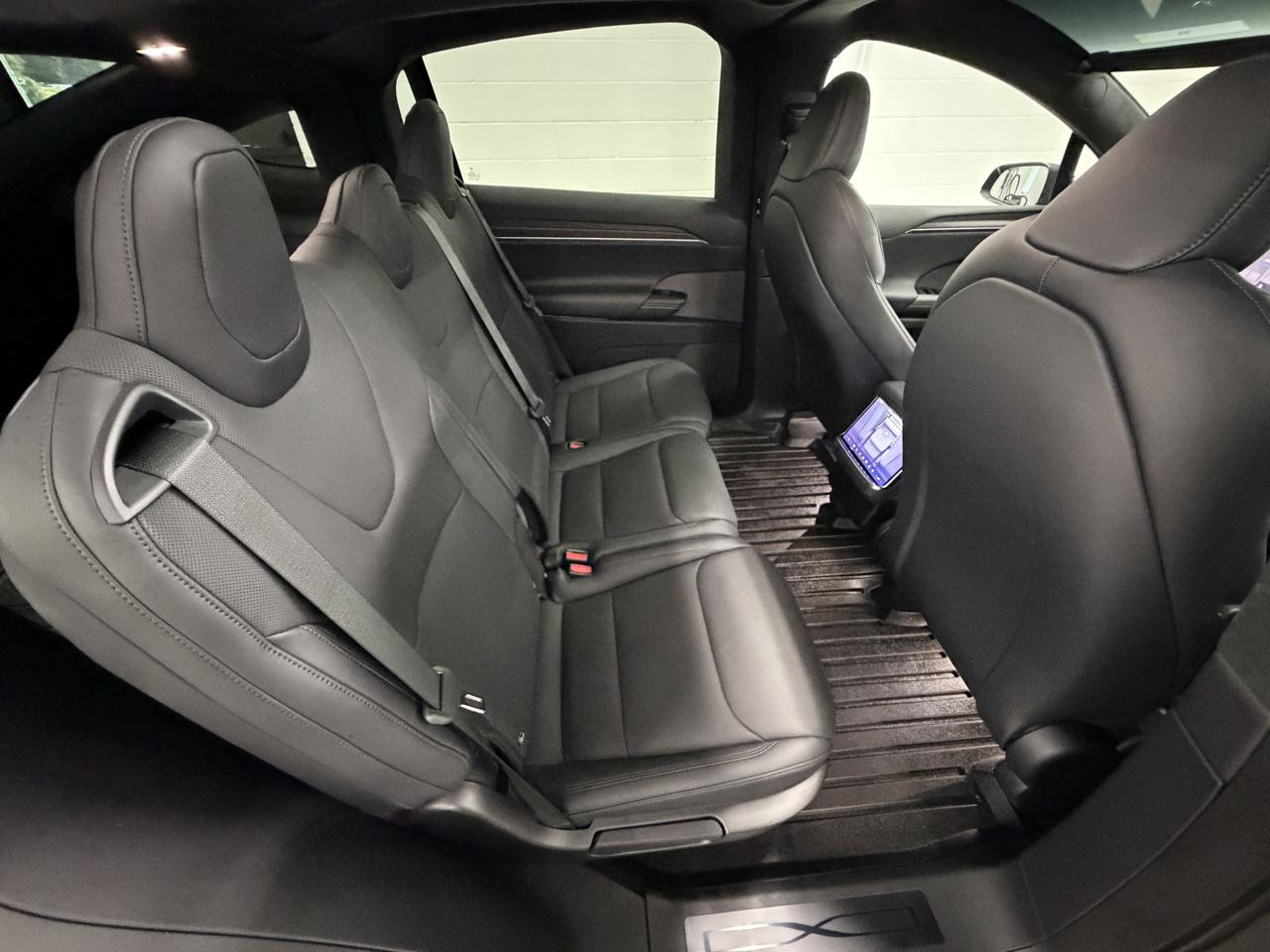 Tesla Model X  2024