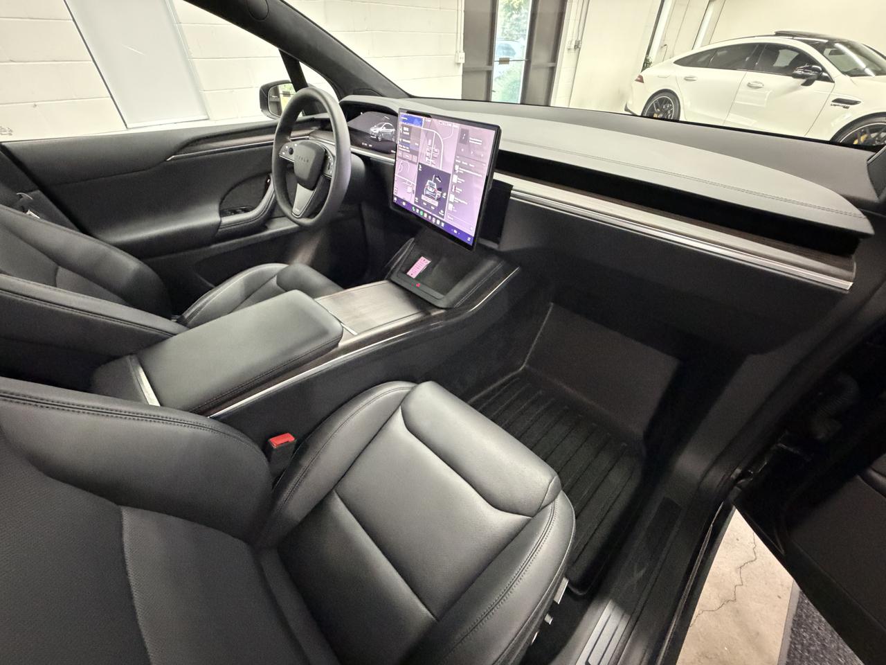 Tesla Model X  2024
