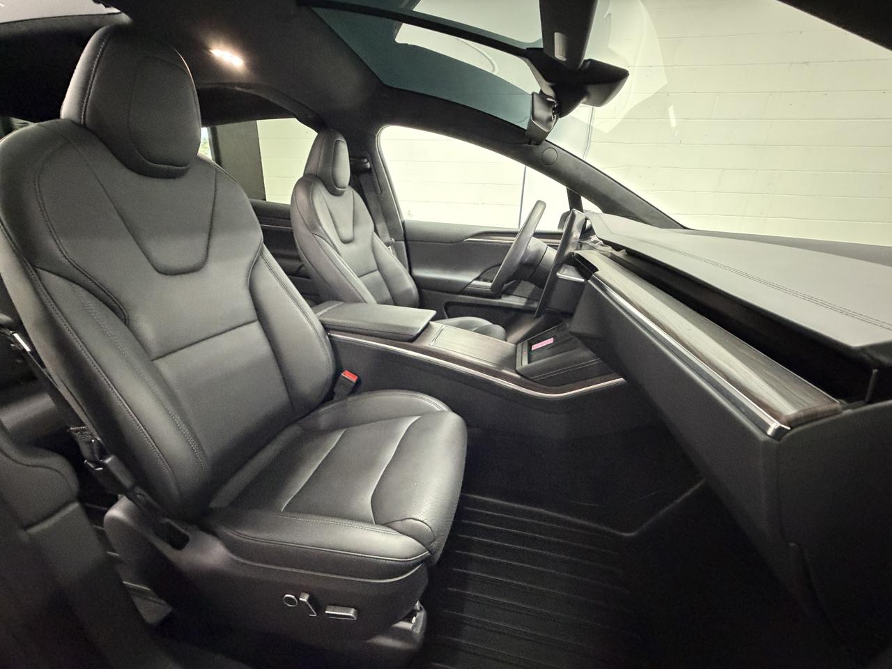 Tesla Model X  2024