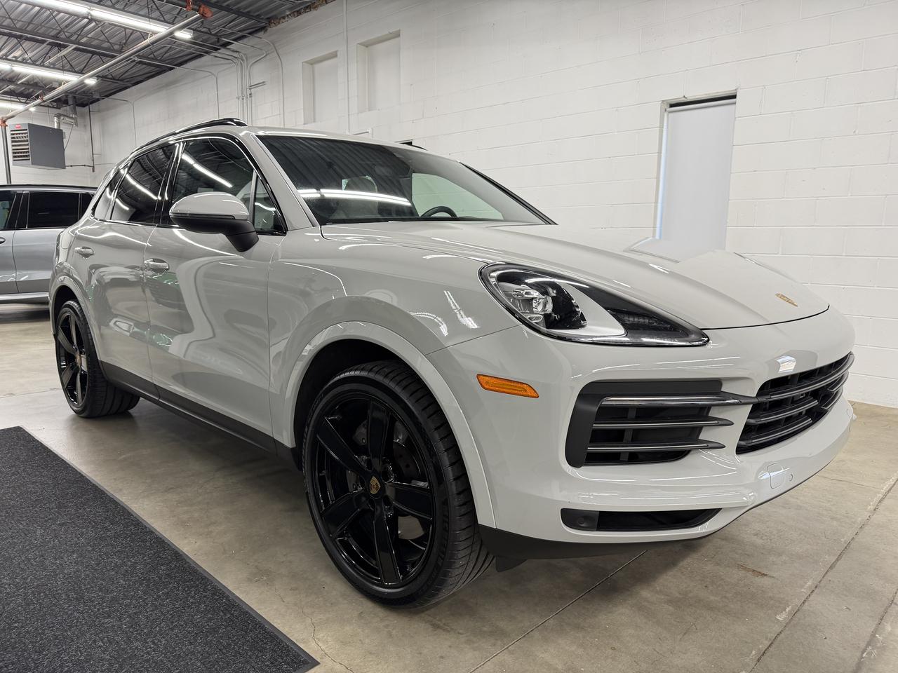 Porsche Cayenne Platinum Edition AWD 2023