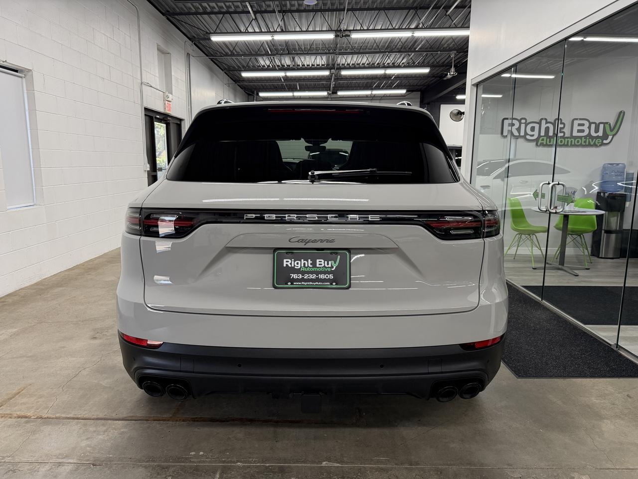 Porsche Cayenne Platinum Edition AWD 2023