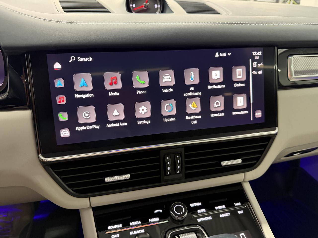 Porsche Cayenne Platinum Edition AWD 2023