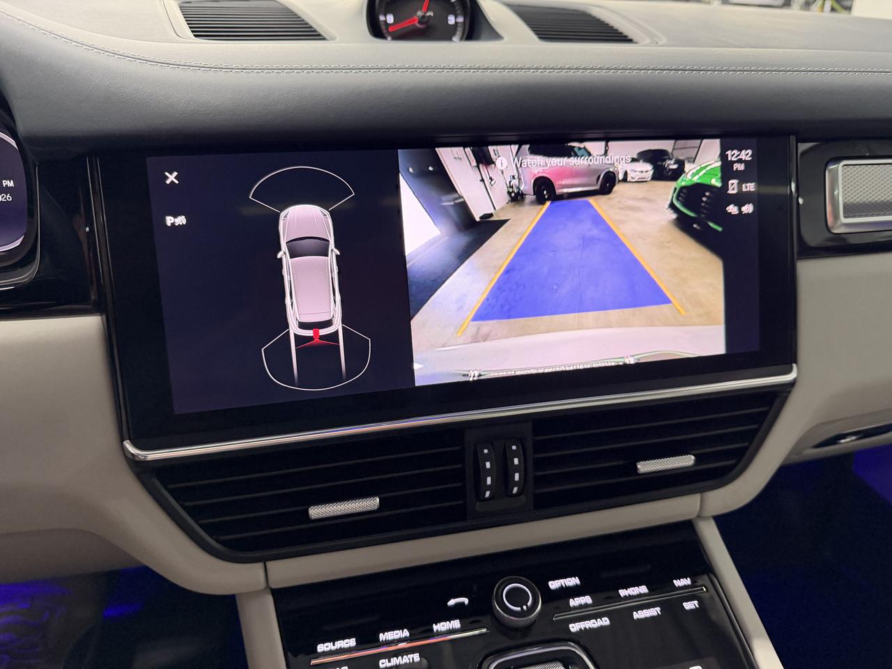 Porsche Cayenne Platinum Edition AWD 2023