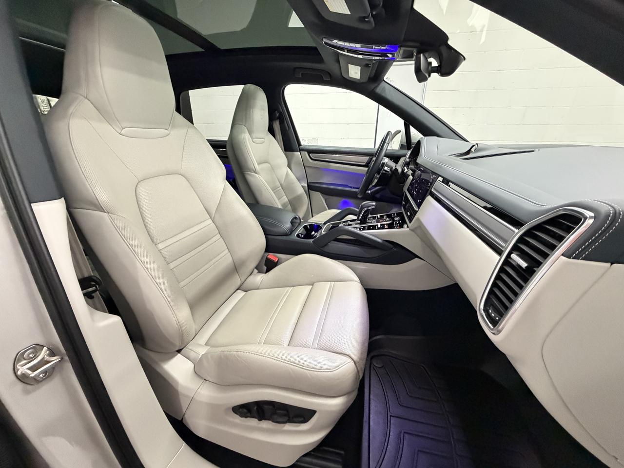 Porsche Cayenne Platinum Edition AWD 2023