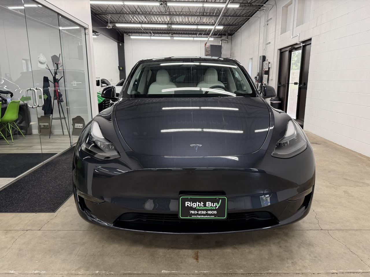 Tesla Model Y Long Range AWD 2024