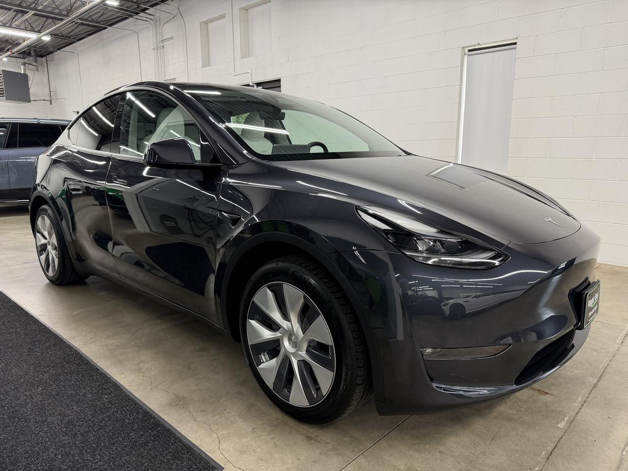 Tesla Model Y Long Range AWD 2024