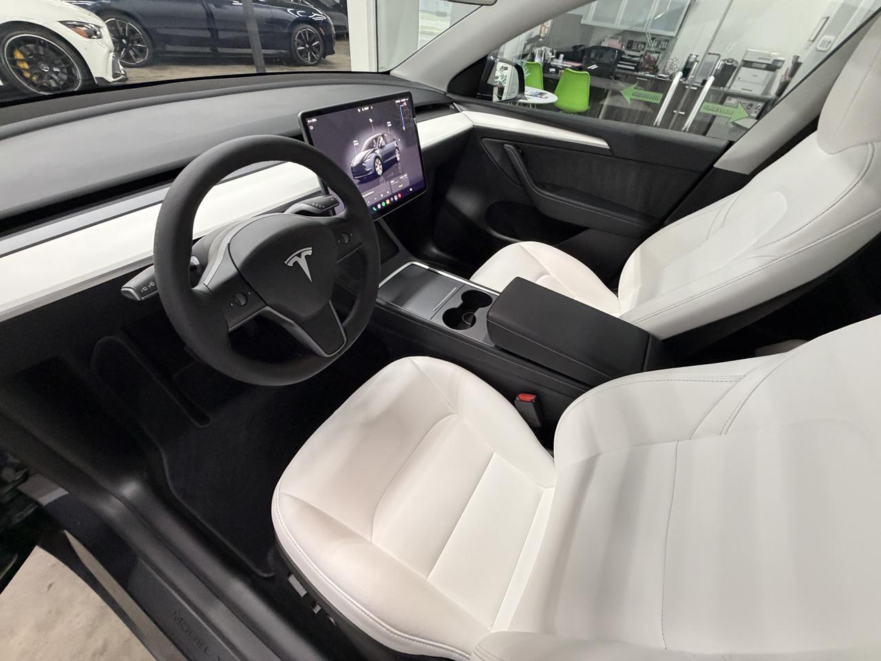 Tesla Model Y Long Range AWD 2024