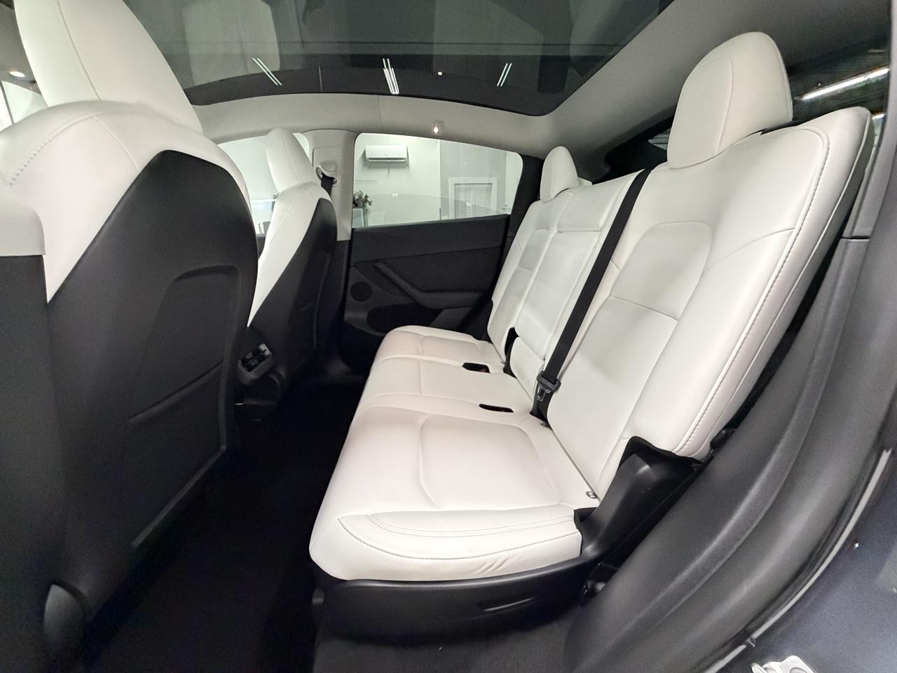 Tesla Model Y Long Range AWD 2024
