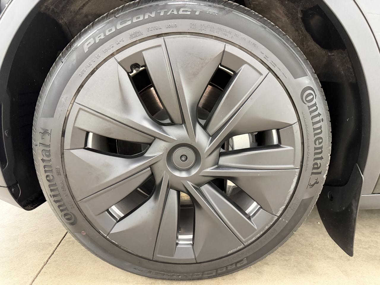 Tesla Model Y Long Range 2023