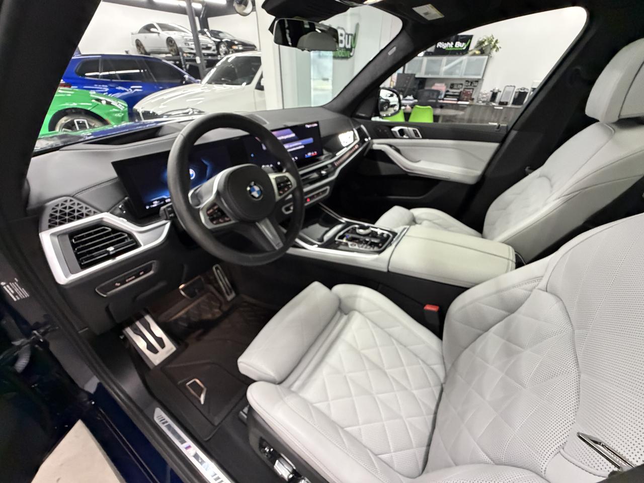 BMW X7  2024