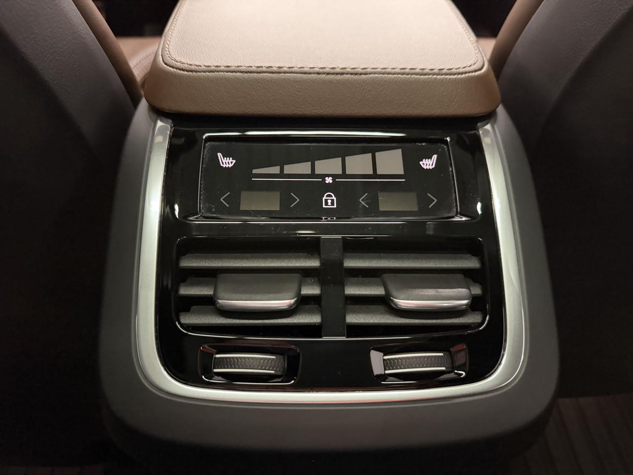 Volvo XC90 B6 Ultra 2025