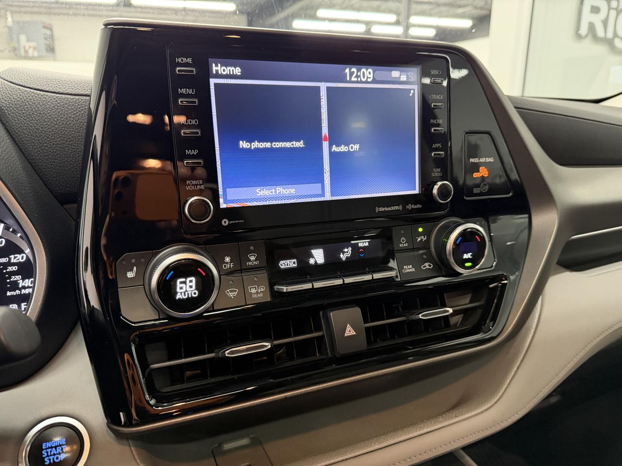 Toyota Highlander XLE Nav AWD V6 2020