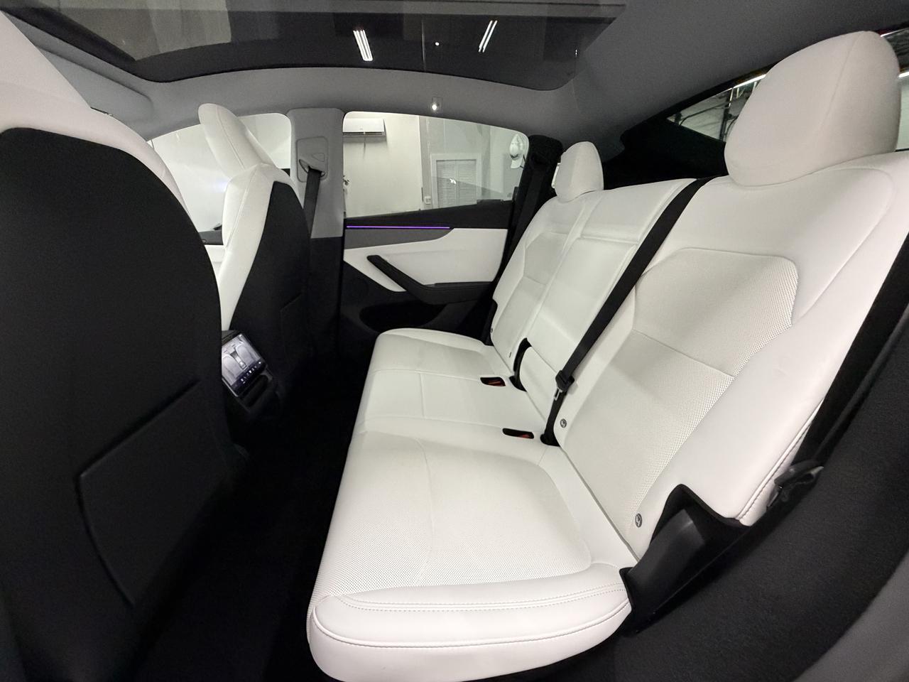Tesla Model Y Premium AWD 2026