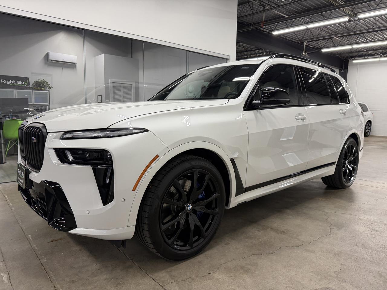 2025 BMW X7 M60i