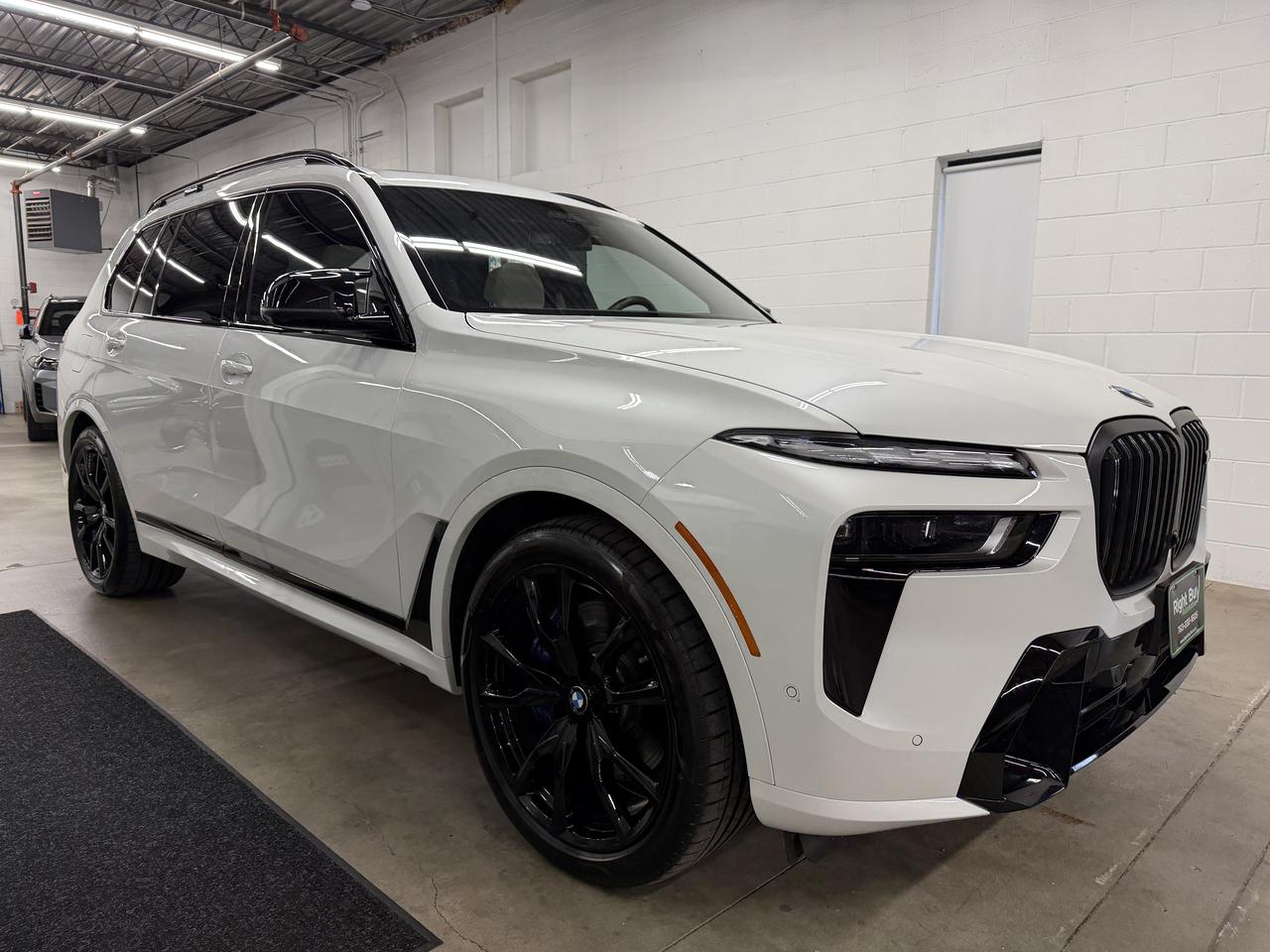 BMW X7 M60i 2025