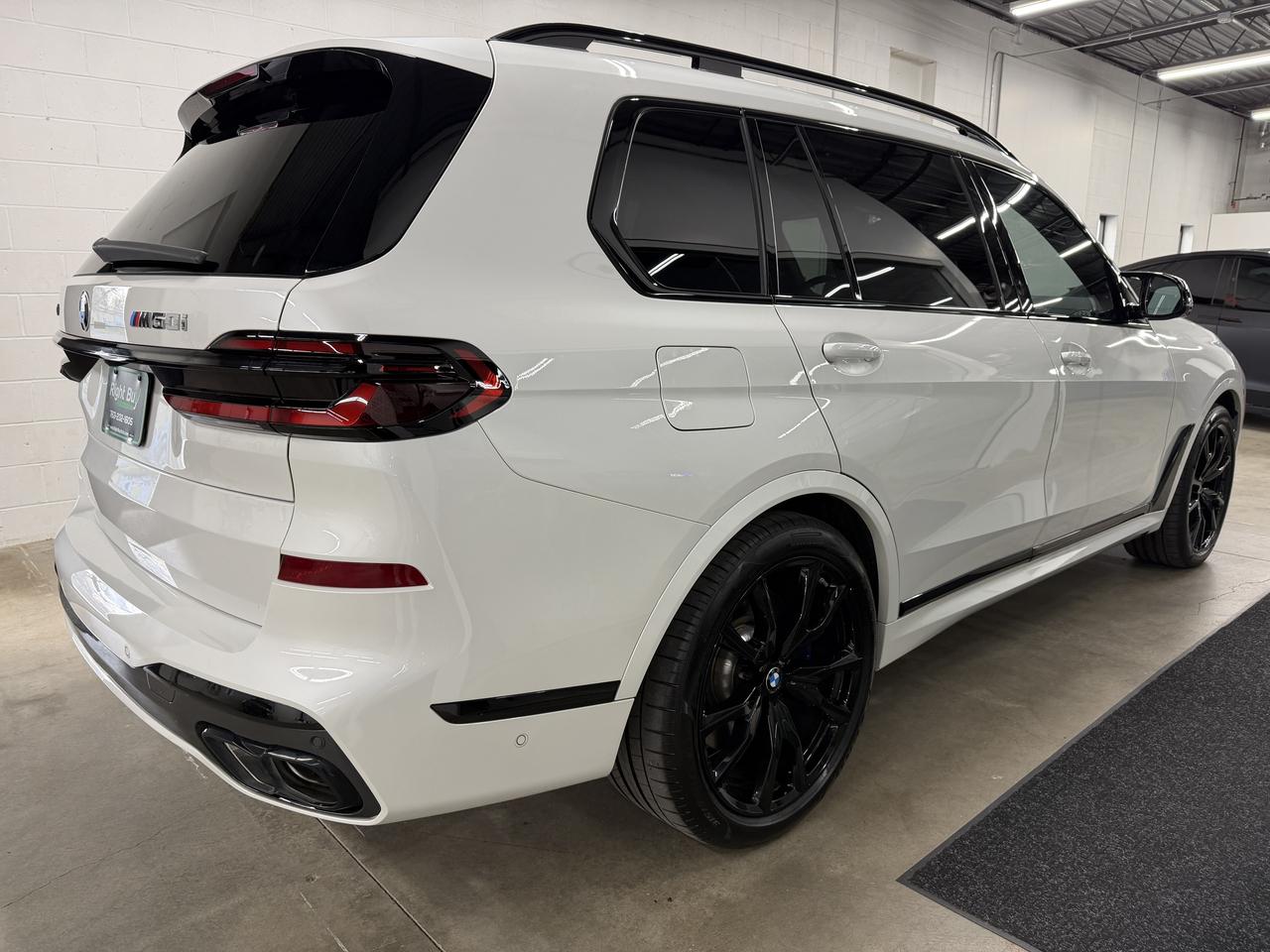 BMW X7 M60i 2025