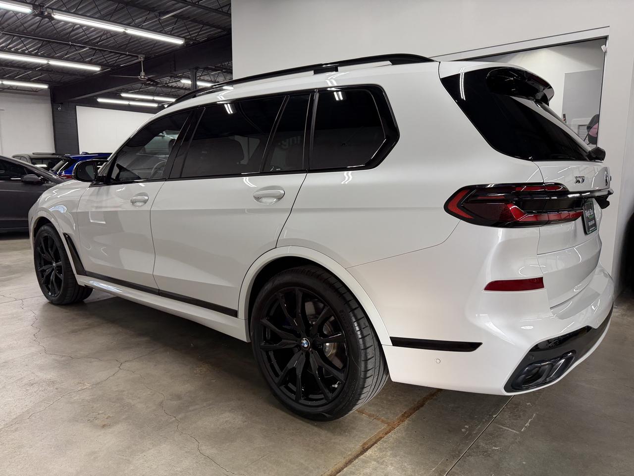 BMW X7 M60i 2025