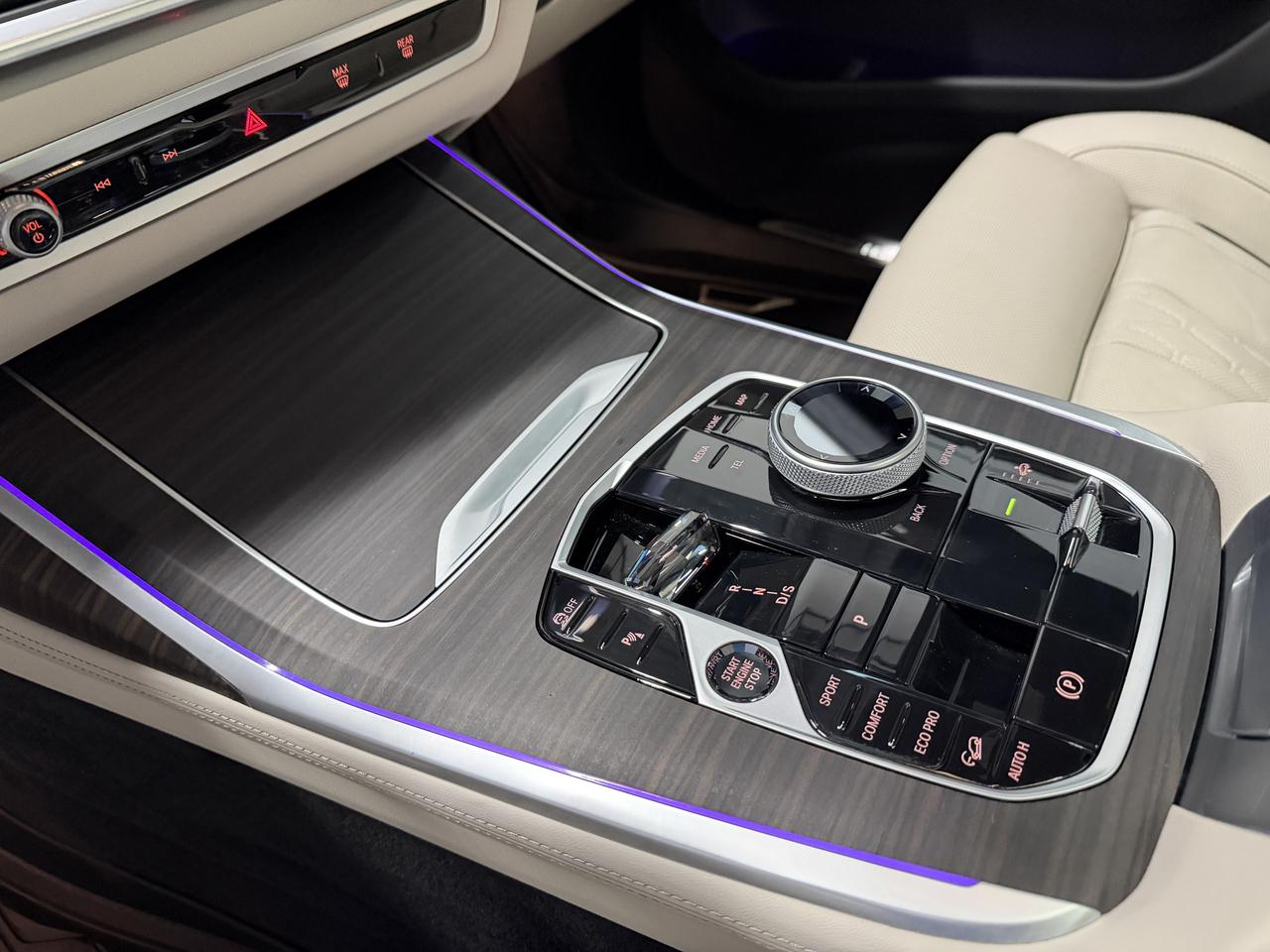 BMW X7 M60i 2025