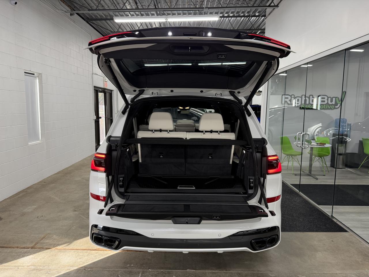BMW X7 M60i 2025