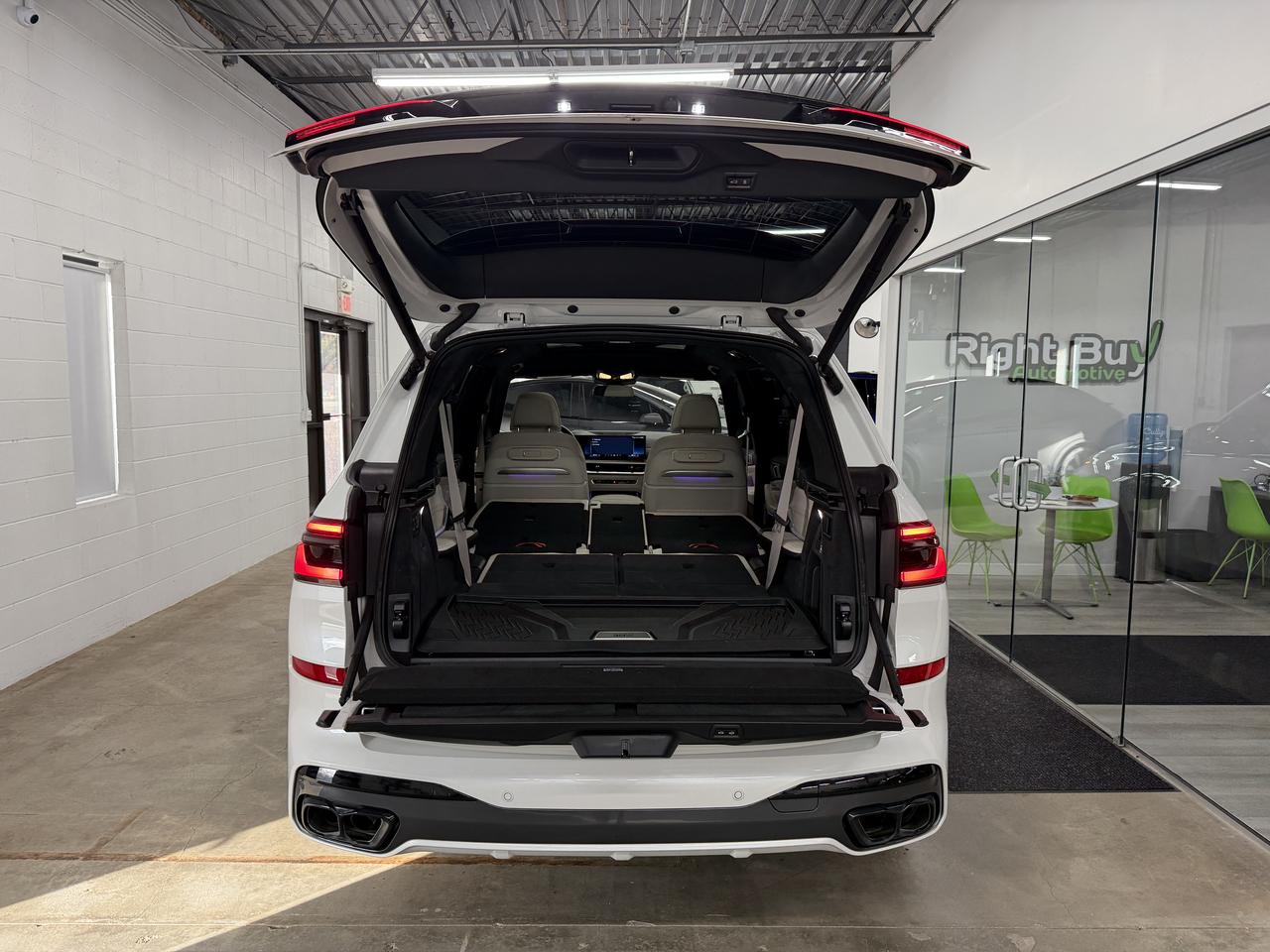 BMW X7 M60i 2025