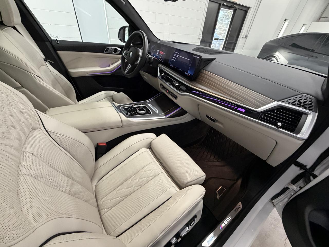 BMW X7 M60i 2025