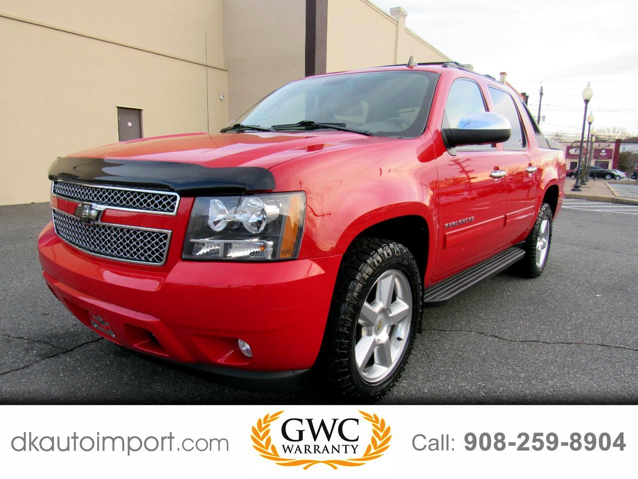 Chevrolet Avalanche LT 4WD 2011