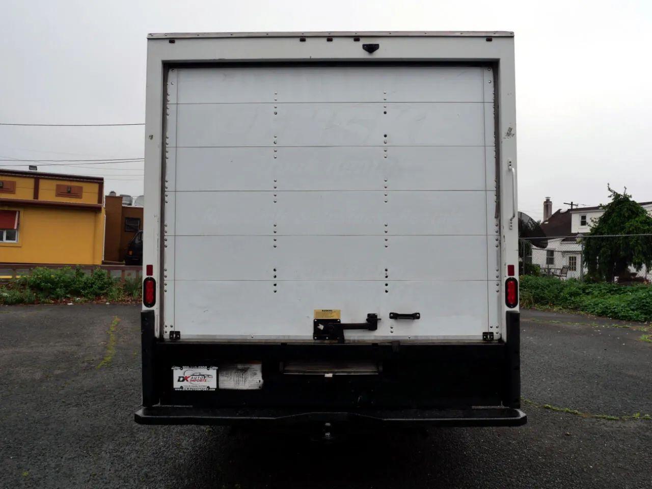 GMC Savana Commercial Cutaway 3500 Van 177" 2019