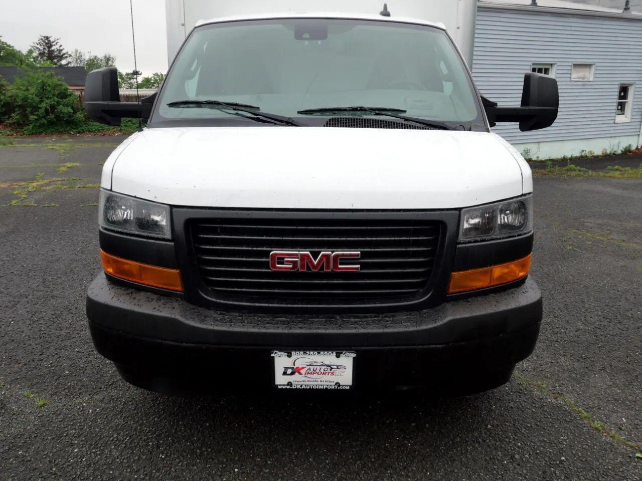 GMC Savana Commercial Cutaway 3500 Van 177" 2019