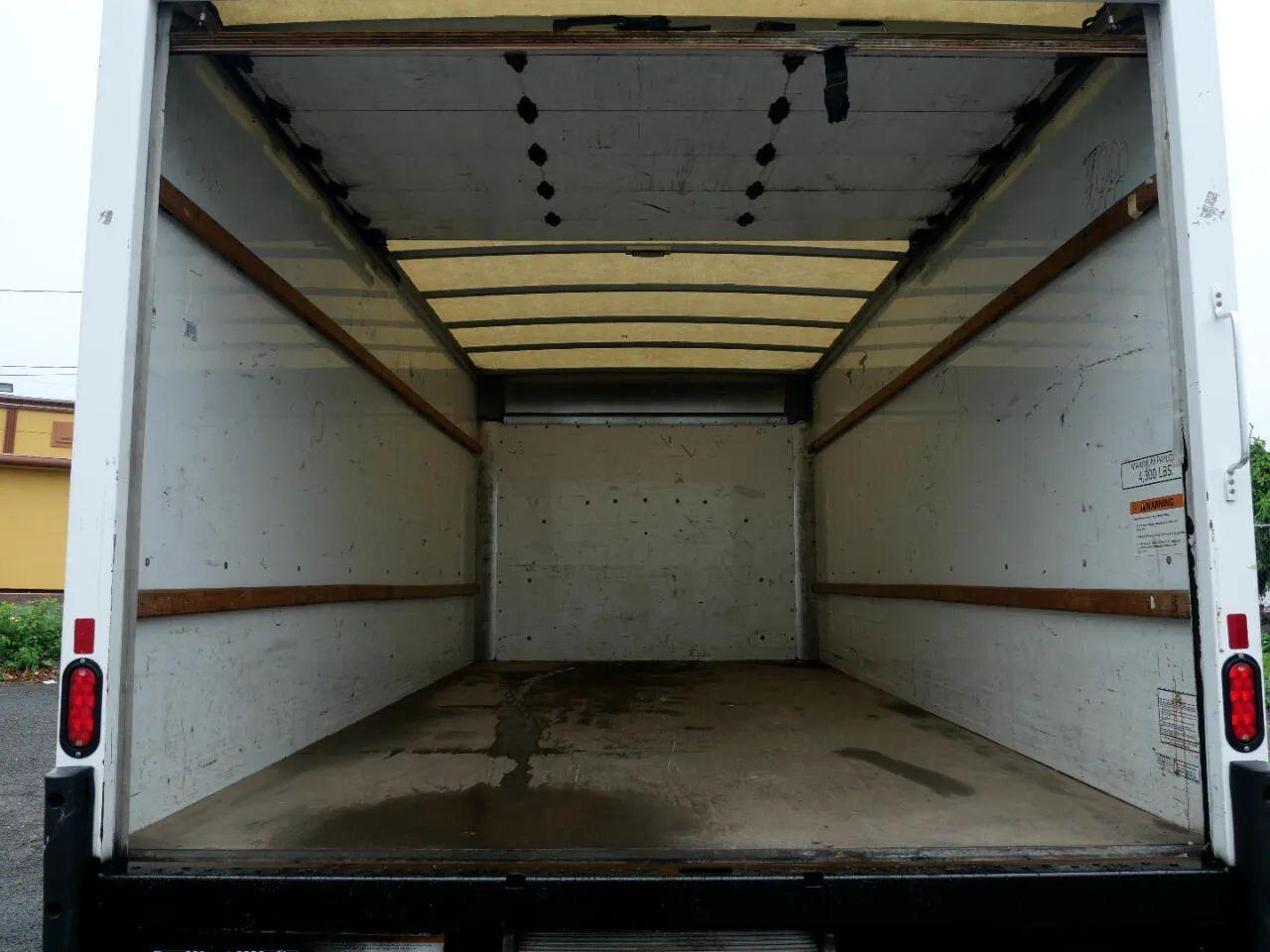 GMC Savana Commercial Cutaway 3500 Van 177" 2019