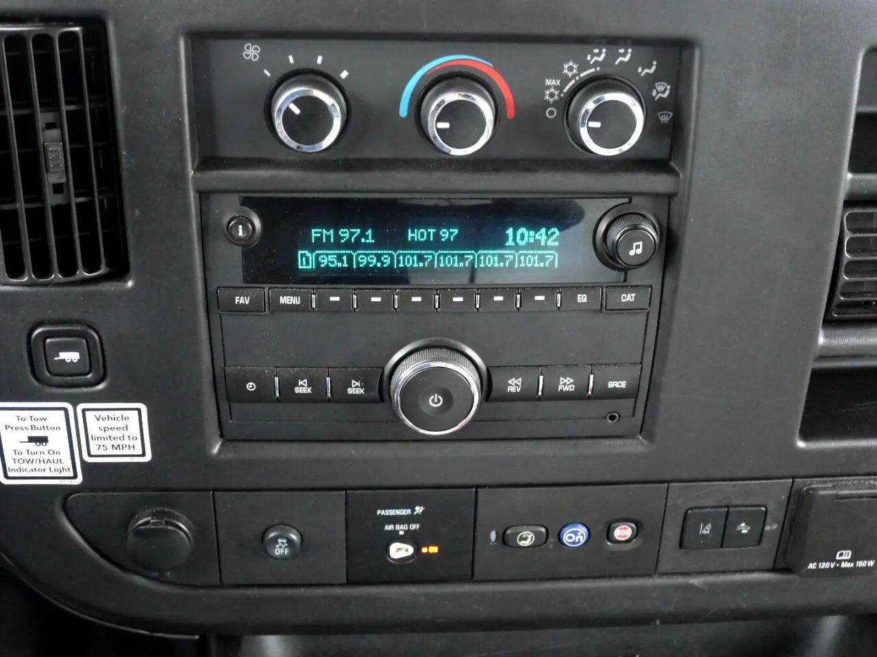 GMC Savana Commercial Cutaway 3500 Van 177" 2019