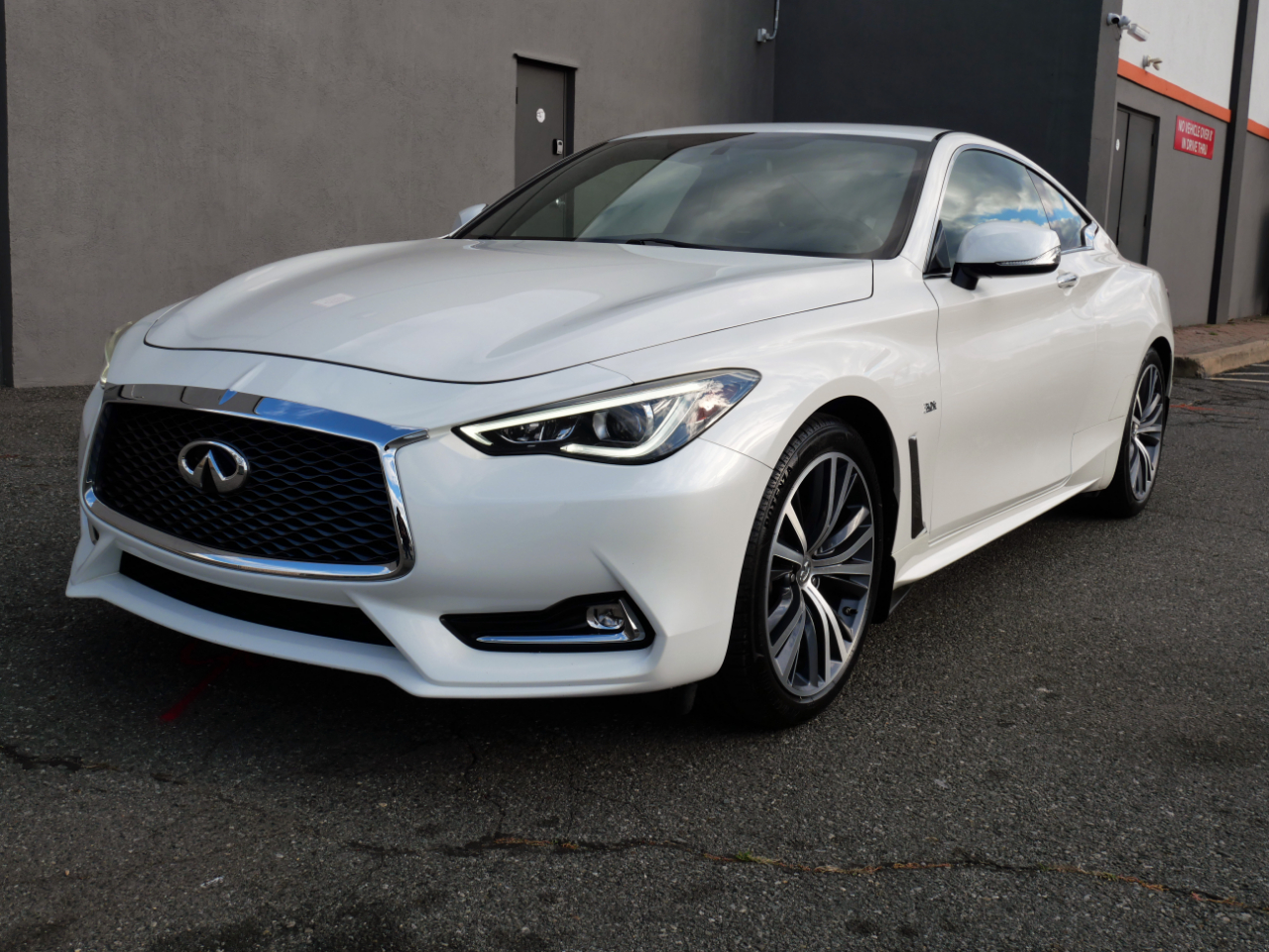Infiniti Q60 3.0t Premium AWD 2017 Infiniti Q60 3.0t Premium AWD 2017