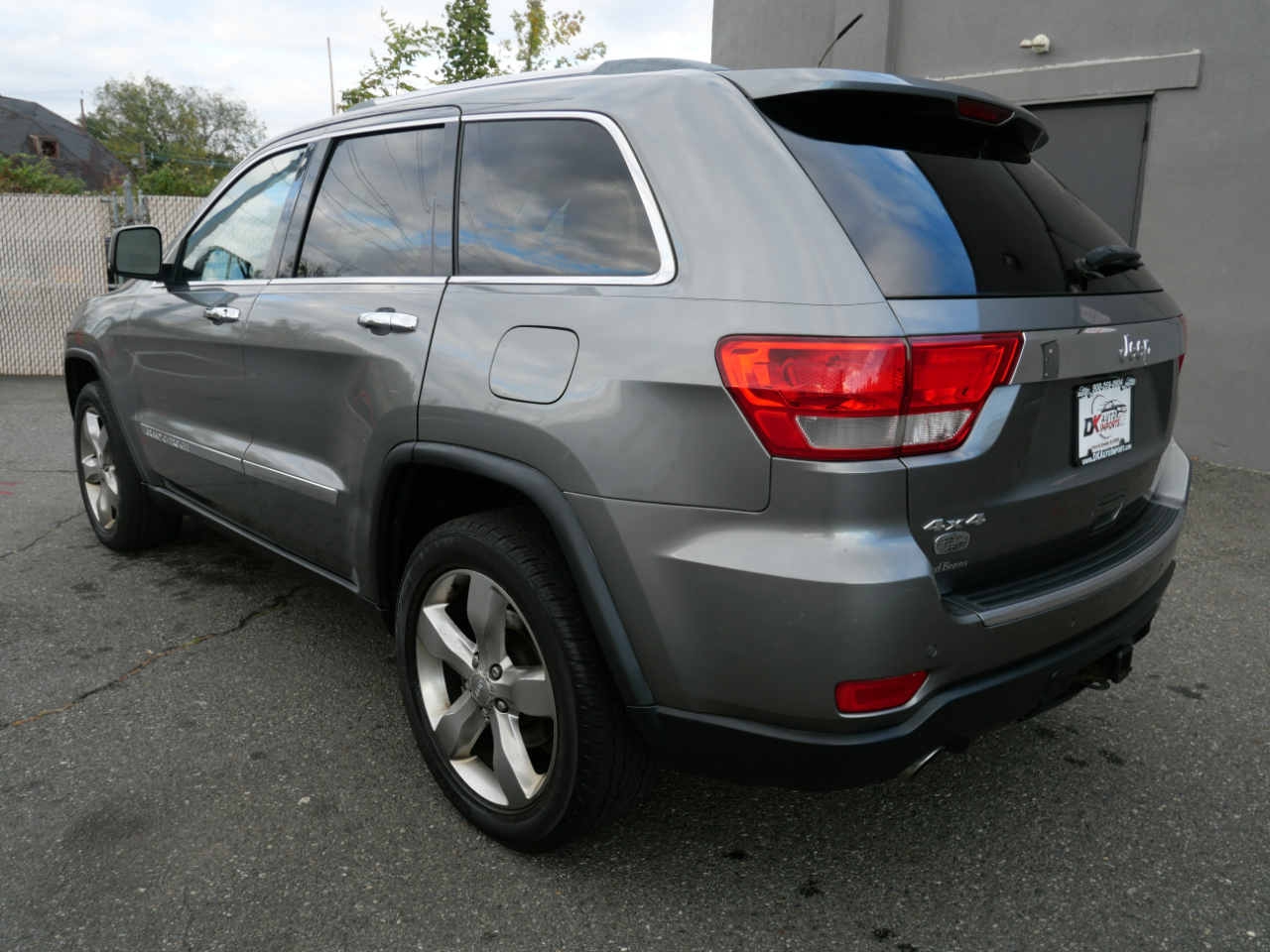 Jeep Grand Cherokee 4WD 4dr Overland 2011 Jeep Grand Cherokee 4WD 4dr Overland 2011