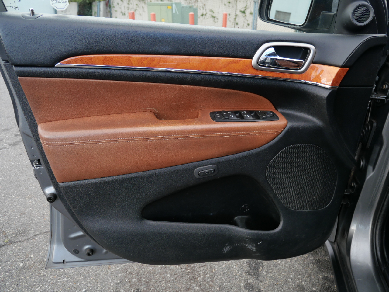 Jeep Grand Cherokee 4WD 4dr Overland 2011 Jeep Grand Cherokee 4WD 4dr Overland 2011