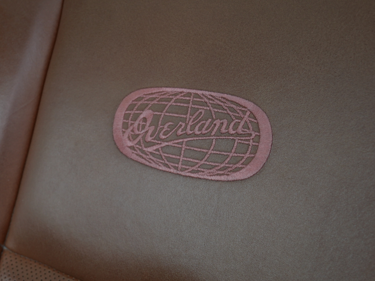 Jeep Grand Cherokee 4WD 4dr Overland 2011 Jeep Grand Cherokee 4WD 4dr Overland 2011