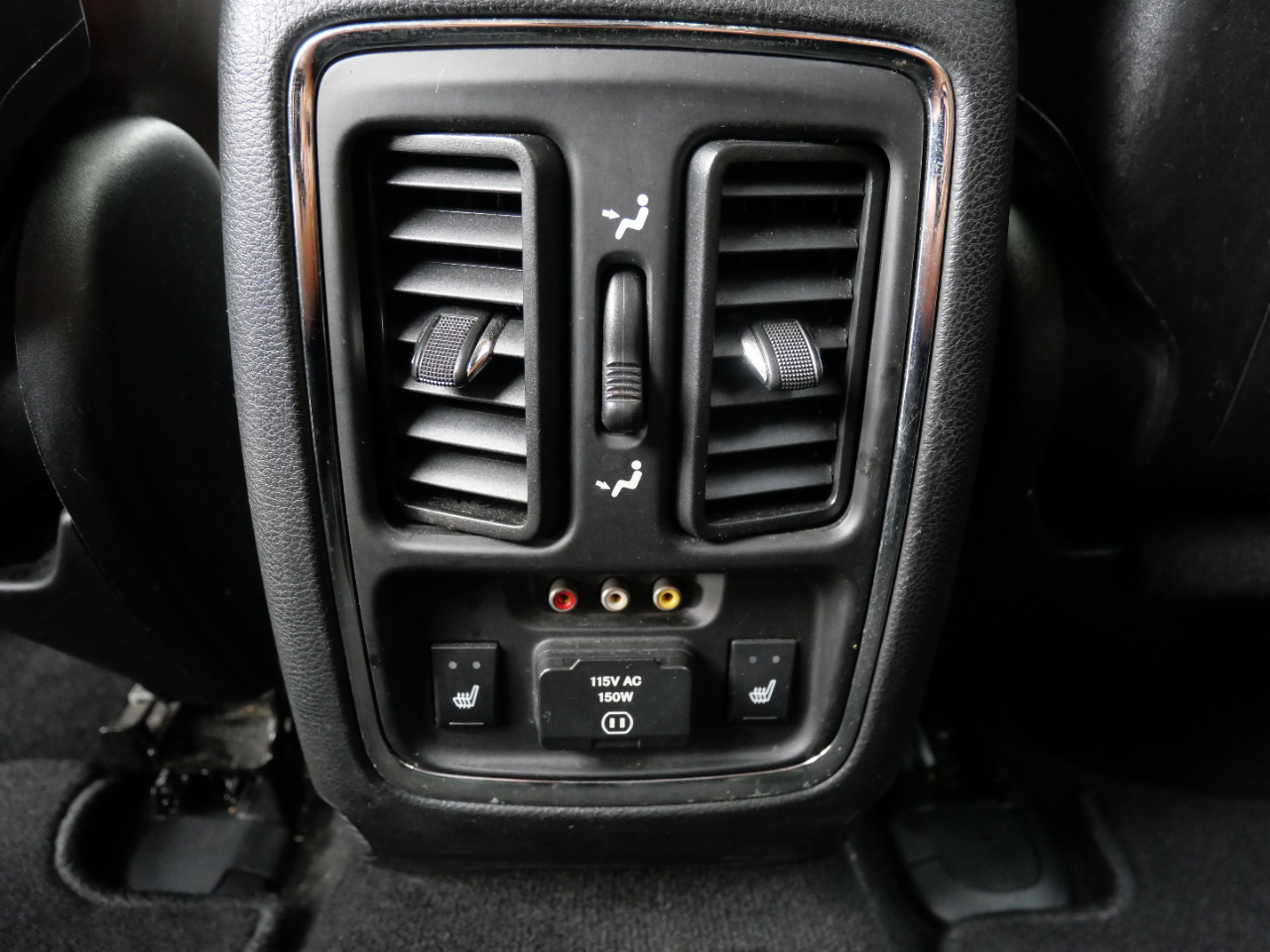 Jeep Grand Cherokee 4WD 4dr Overland 2011 Jeep Grand Cherokee 4WD 4dr Overland 2011