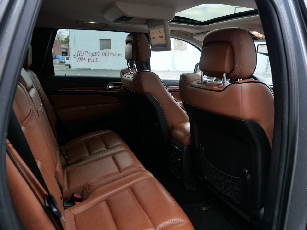 Jeep Grand Cherokee 4WD 4dr Overland 2011 Jeep Grand Cherokee 4WD 4dr Overland 2011