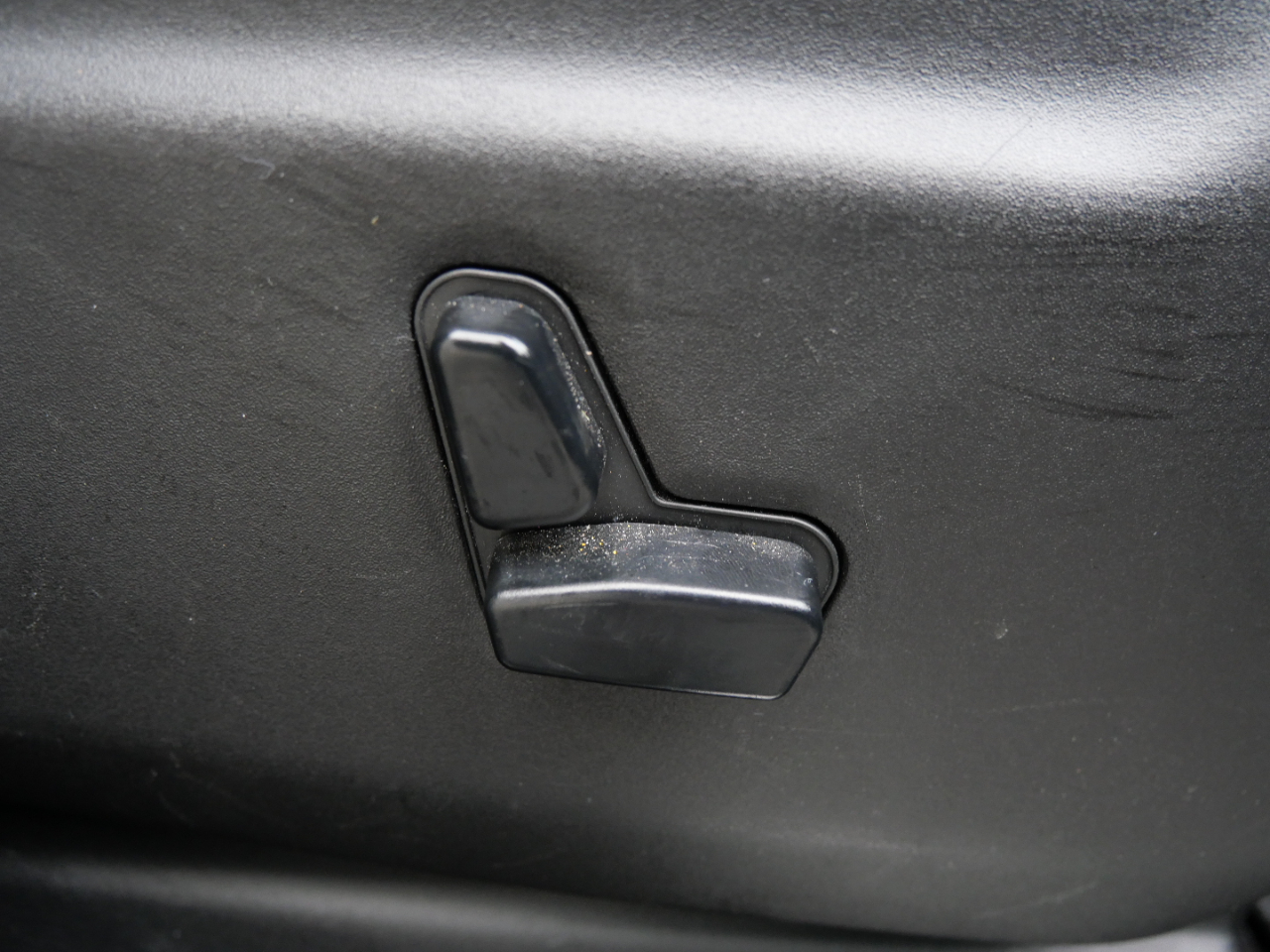 Jeep Grand Cherokee 4WD 4dr Overland 2011 Jeep Grand Cherokee 4WD 4dr Overland 2011