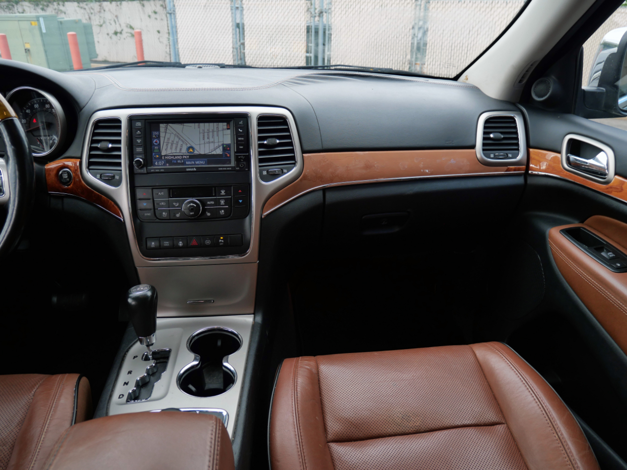 Jeep Grand Cherokee 4WD 4dr Overland 2011 Jeep Grand Cherokee 4WD 4dr Overland 2011