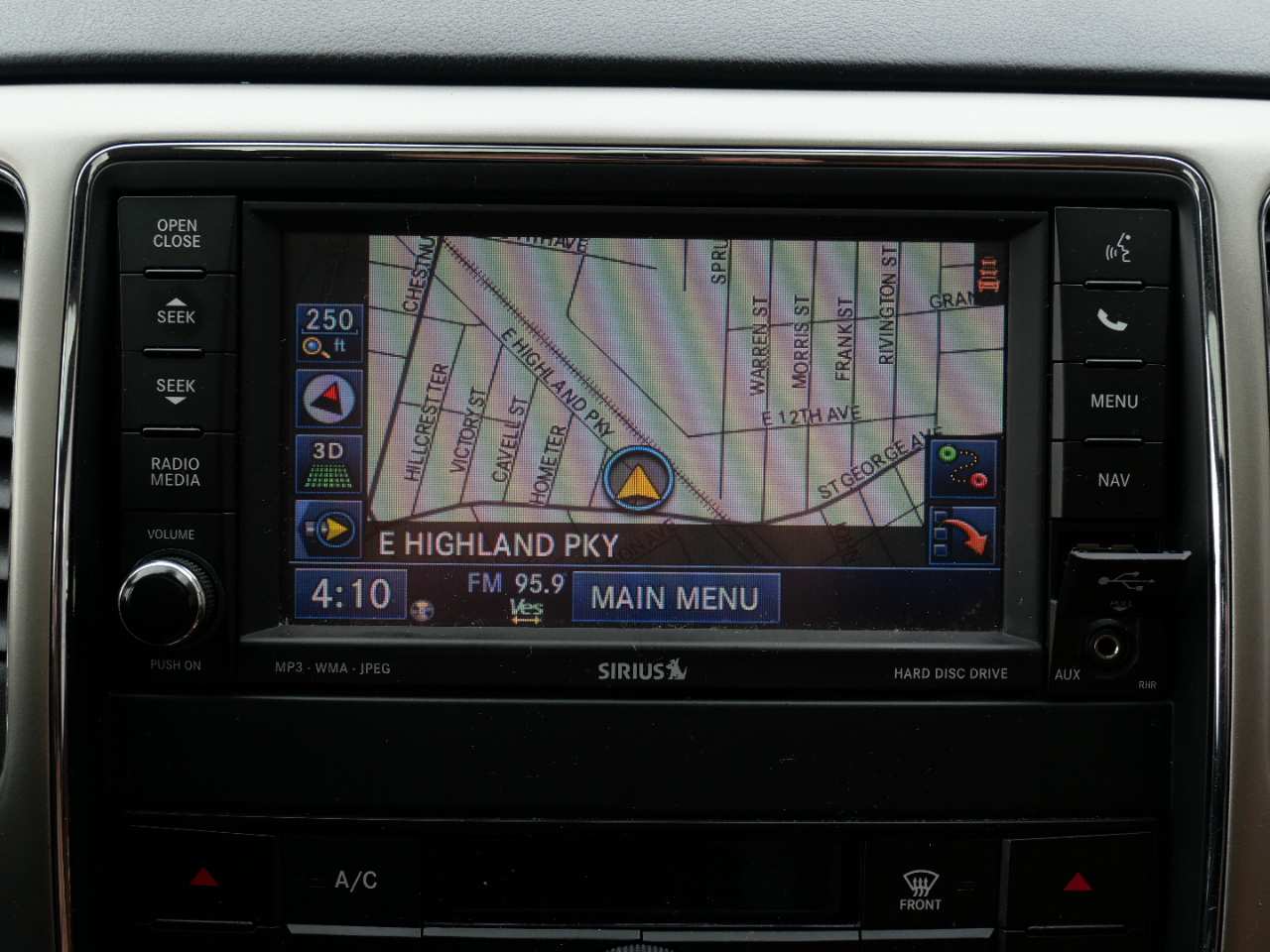 Jeep Grand Cherokee 4WD 4dr Overland 2011 Jeep Grand Cherokee 4WD 4dr Overland 2011