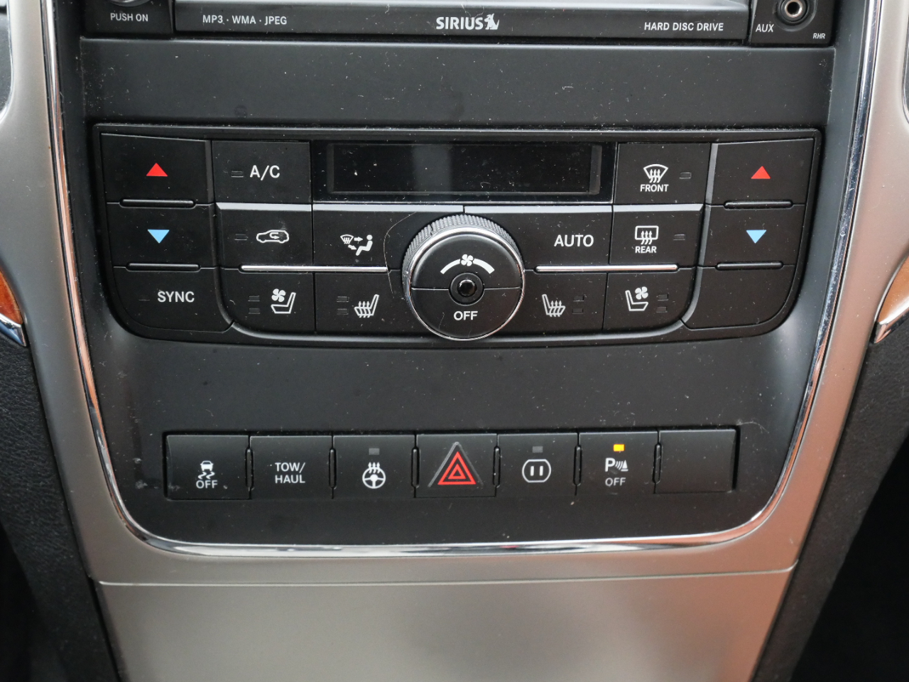 Jeep Grand Cherokee 4WD 4dr Overland 2011 Jeep Grand Cherokee 4WD 4dr Overland 2011