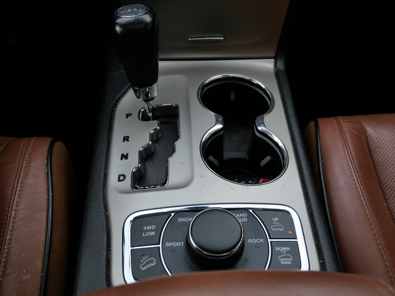 Jeep Grand Cherokee 4WD 4dr Overland 2011 Jeep Grand Cherokee 4WD 4dr Overland 2011