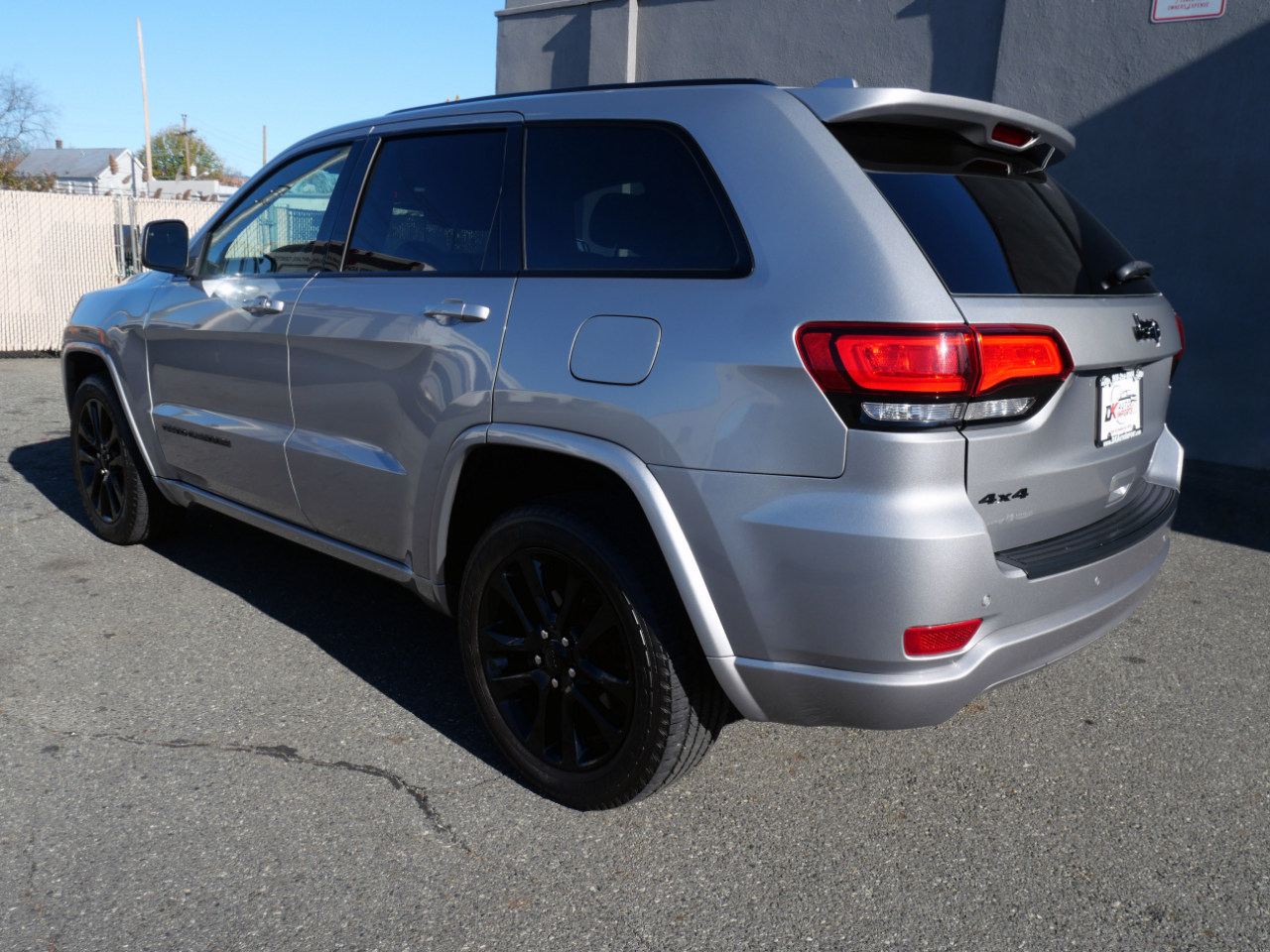2019 Jeep Grand Cherokee Altitude photo 3
