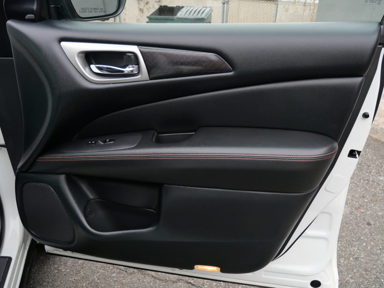 Nissan Pathfinder 4x4 SL 2020