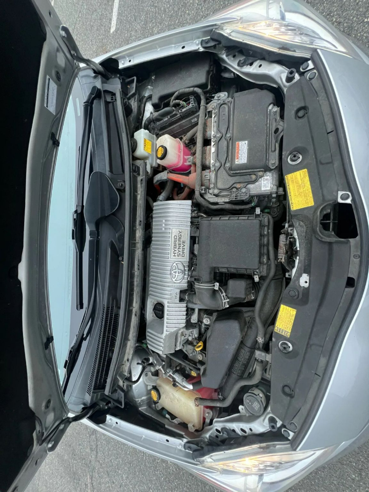 Toyota Prius 5dr HB Four (Natl) 2014