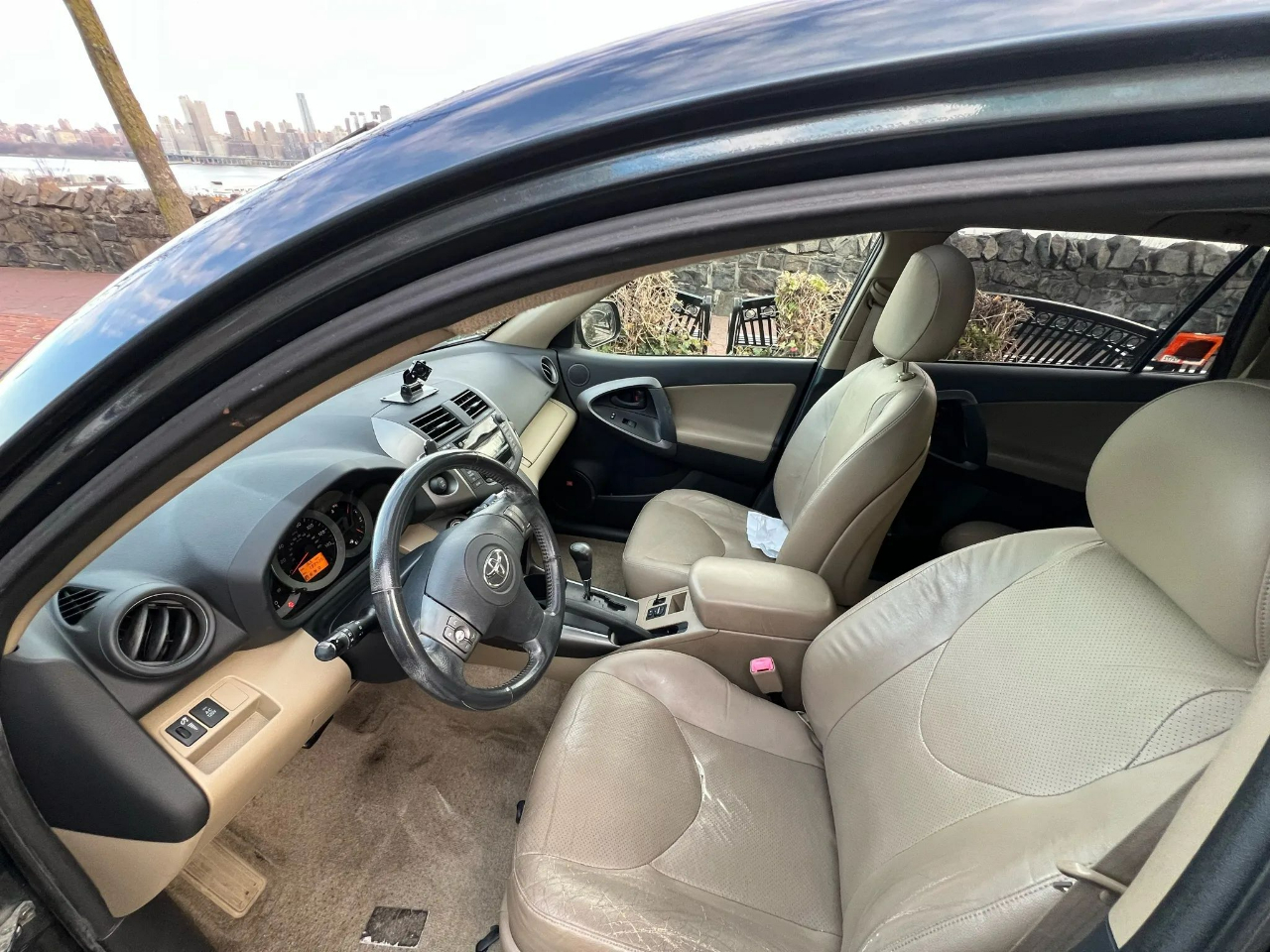 Toyota RAV4 4WD 4dr 4-cyl 4-Spd AT Ltd (Natl) 2009