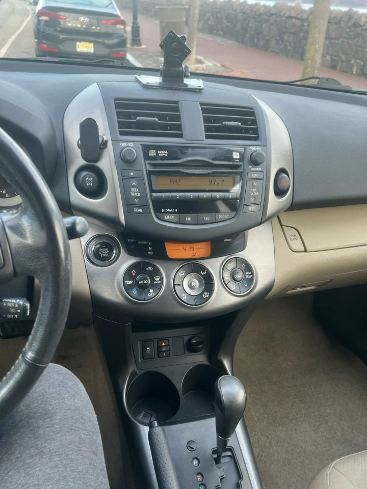 Toyota RAV4 4WD 4dr 4-cyl 4-Spd AT Ltd (Natl) 2009