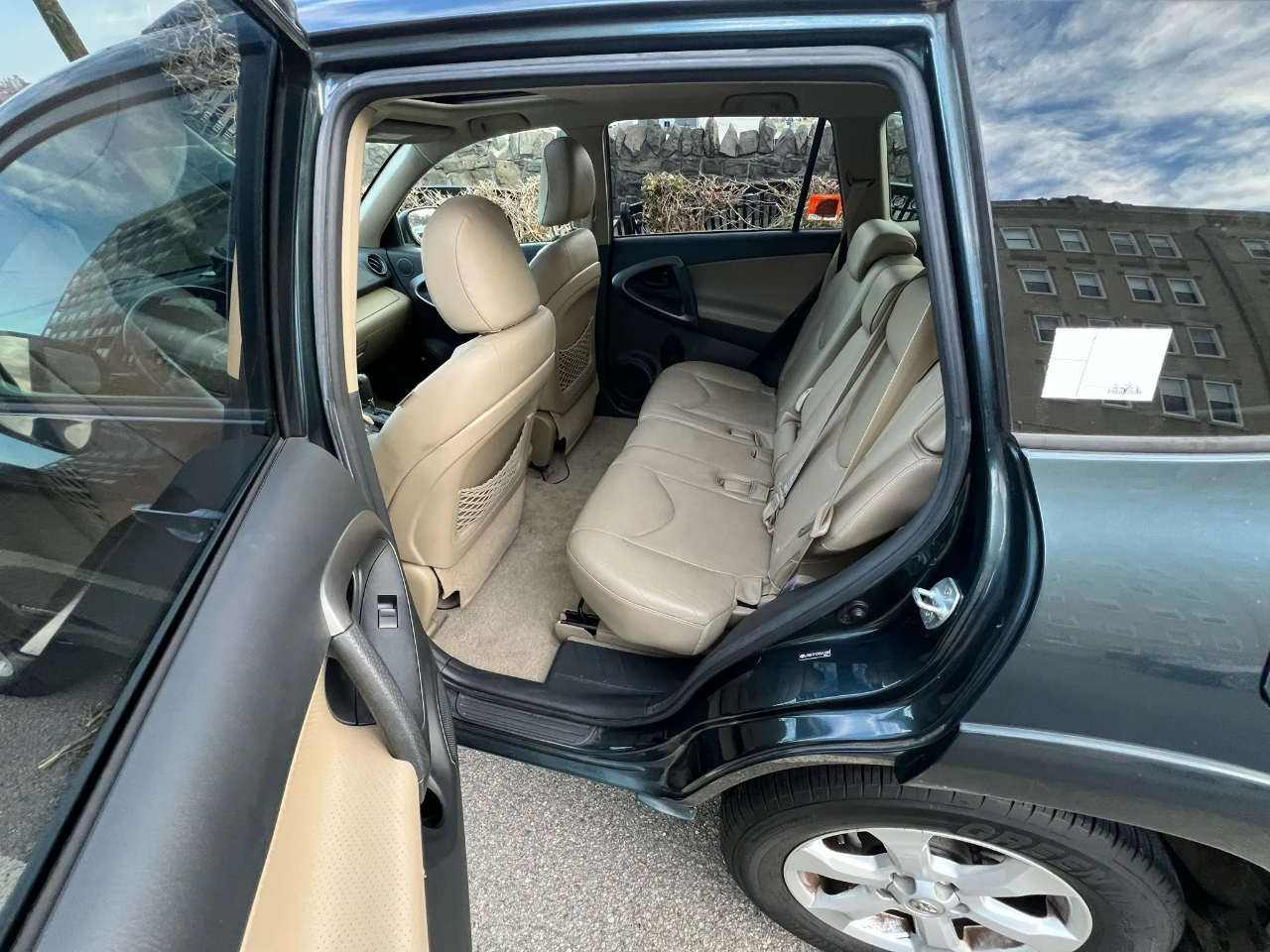 Toyota RAV4 4WD 4dr 4-cyl 4-Spd AT Ltd (Natl) 2009