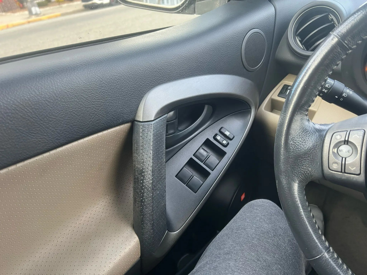 Toyota RAV4 4WD 4dr 4-cyl 4-Spd AT Ltd (Natl) 2009