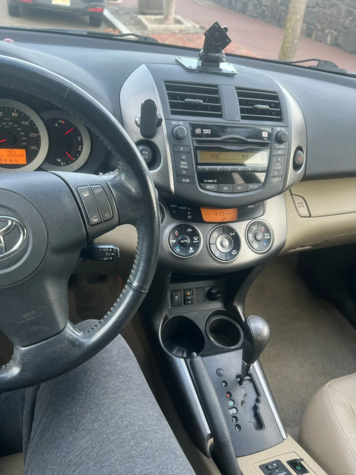 Toyota RAV4 4WD 4dr 4-cyl 4-Spd AT Ltd (Natl) 2009