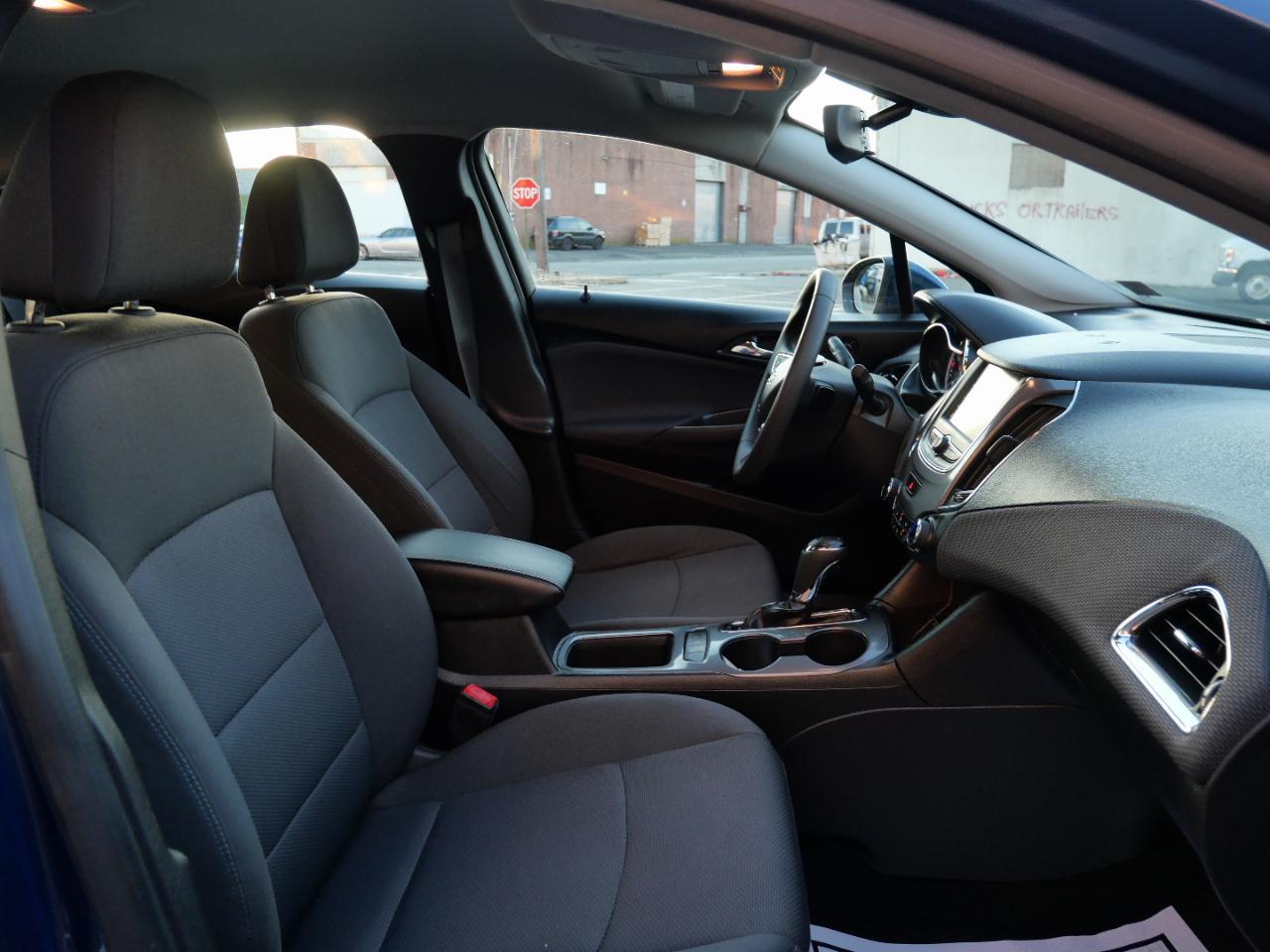 Chevrolet Cruze 4dr Sdn LT 2019